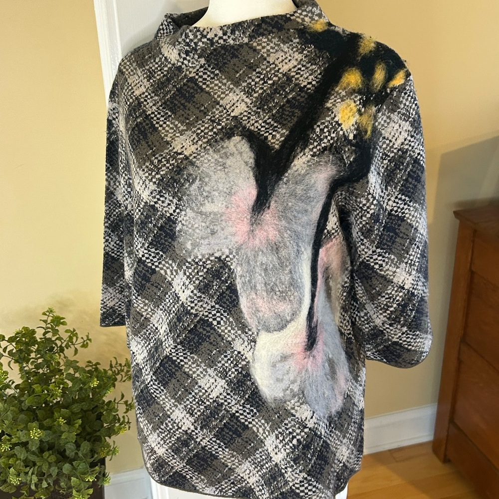 Anthropologie Troubadour Petaled Plaid Artsy Floral Applique Women’s Sweater